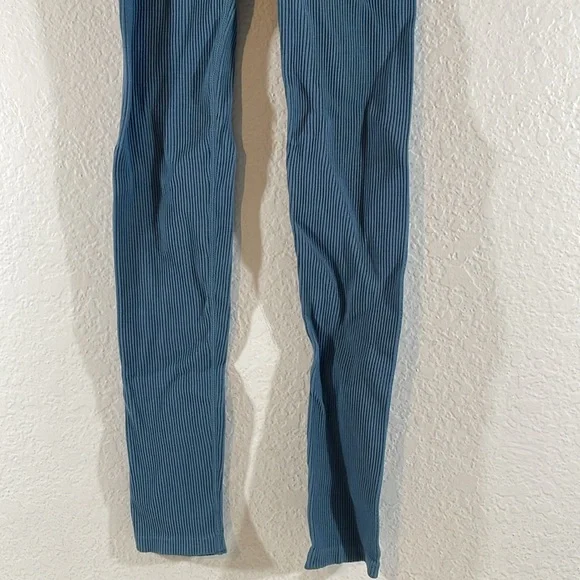 Zara SEAMLESS HIGH WAIST LEGGINGS WITH HOOK-AND-EYE FASTENINGS BLUE XS/S NEW - Picture 6 of 16